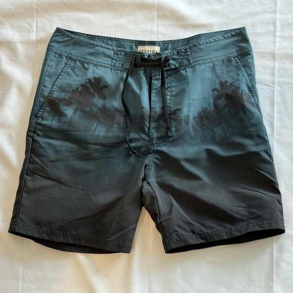 Vestige Tropical Print Men's Swim Shorts in Navy-Black Ombré - Picture 1 of 4